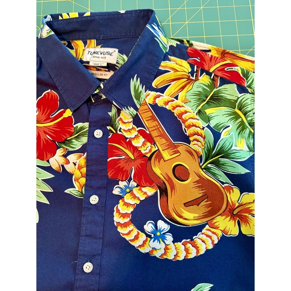 Tunevuse  Camp Shirt Mens‎ L Blue floral  Regular Fit Hawaiian Aloha DadCore